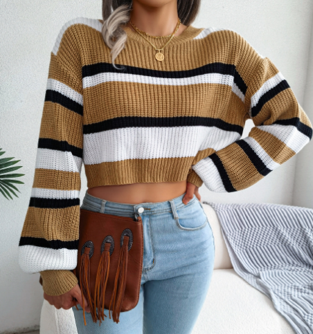 Well Tailored Sweater with a Graceful Silhouette
