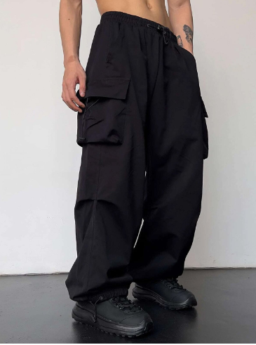 Effortlessly Elegant Pants with a Timeless Design