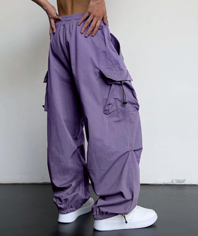 Effortlessly Elegant Pants with a Timeless Design