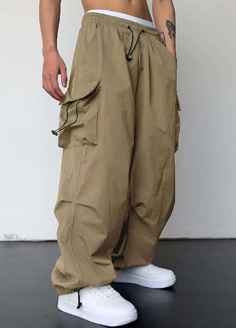 Effortlessly Elegant Pants with a Timeless Design