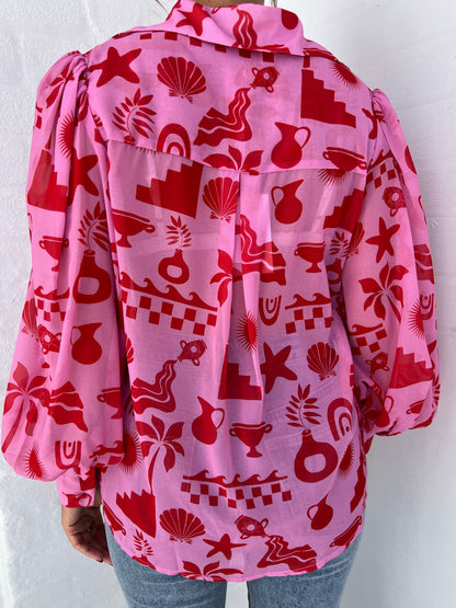 Classic Vintage Blouse with a Flattering Fit