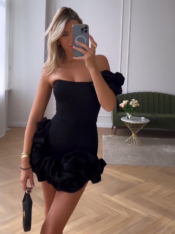 Well Tailored Dress with a Graceful Silhouette