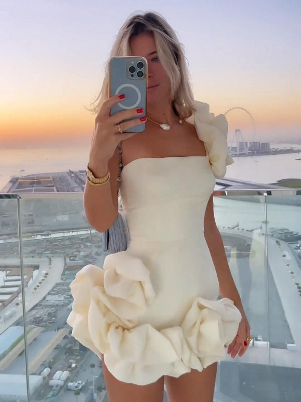 Well Tailored Dress with a Graceful Silhouette