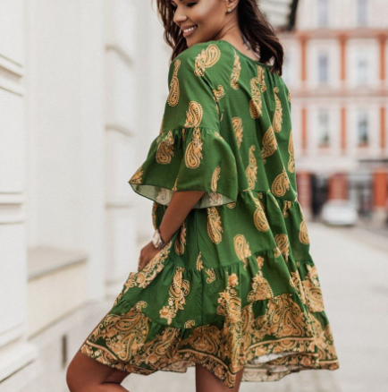 Well Tailored Dress with a Graceful Silhouette