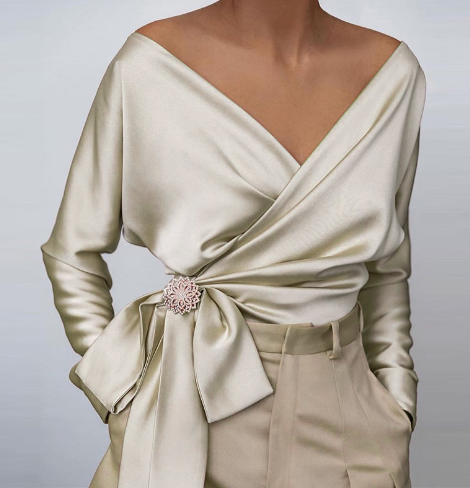 Classic Vintage & Enduringly Stylish Blouse