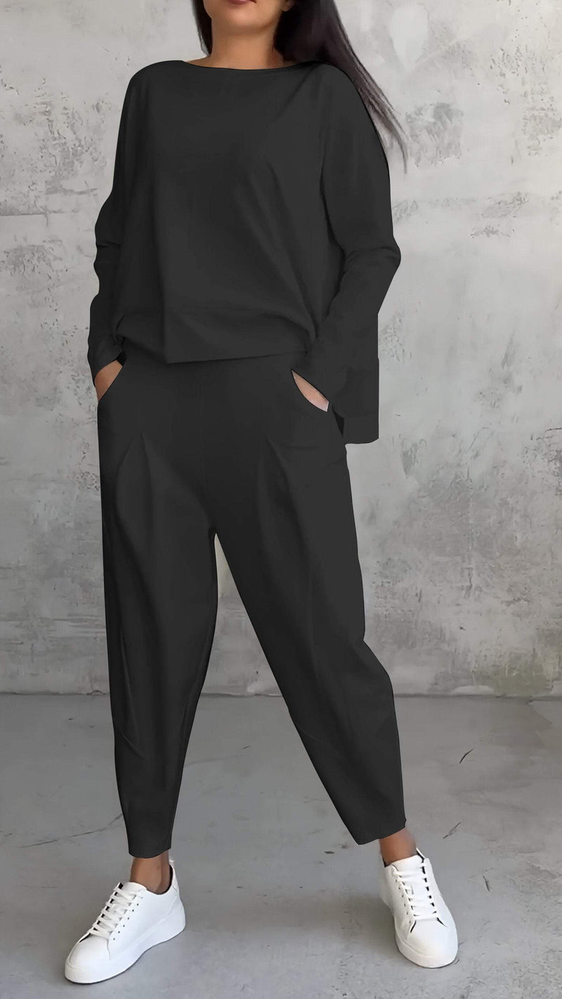 Elegantly Styled Trousers for Everyday Wear