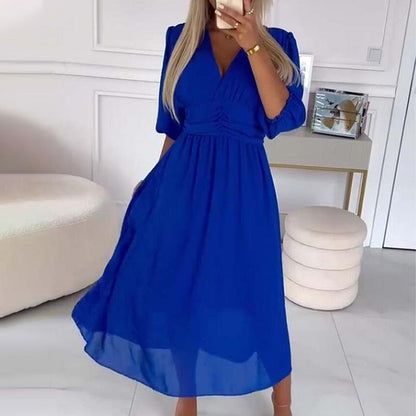 Effortlessly Elegant Dress with a Timeless Design