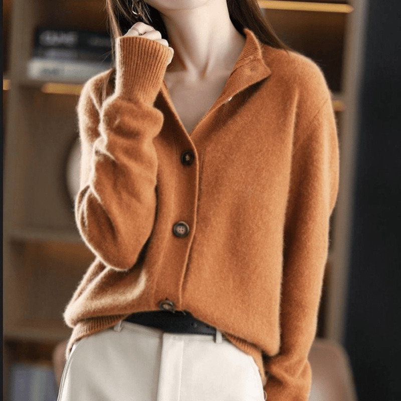 Effortlessly Elegant Cardigan with a Timeless Design