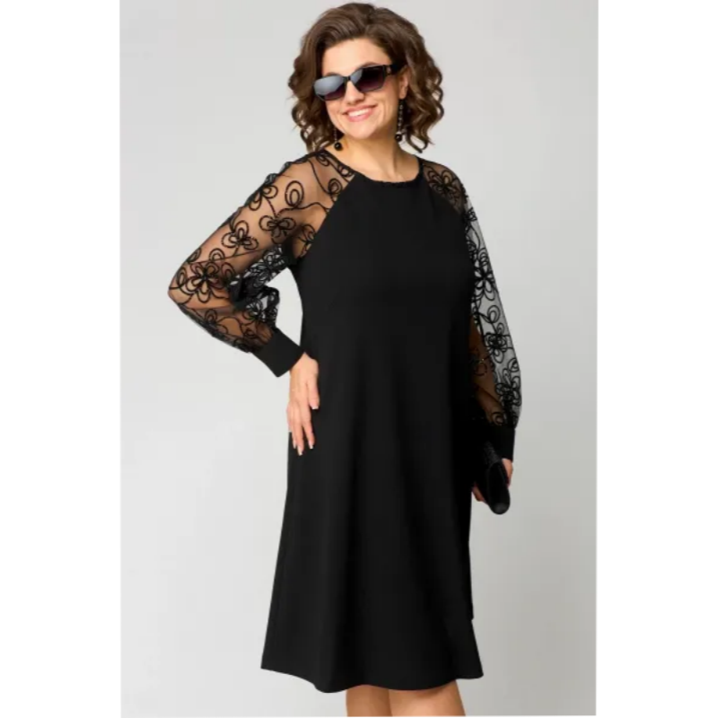 Beautifully Finished Dress in a Timeless Design