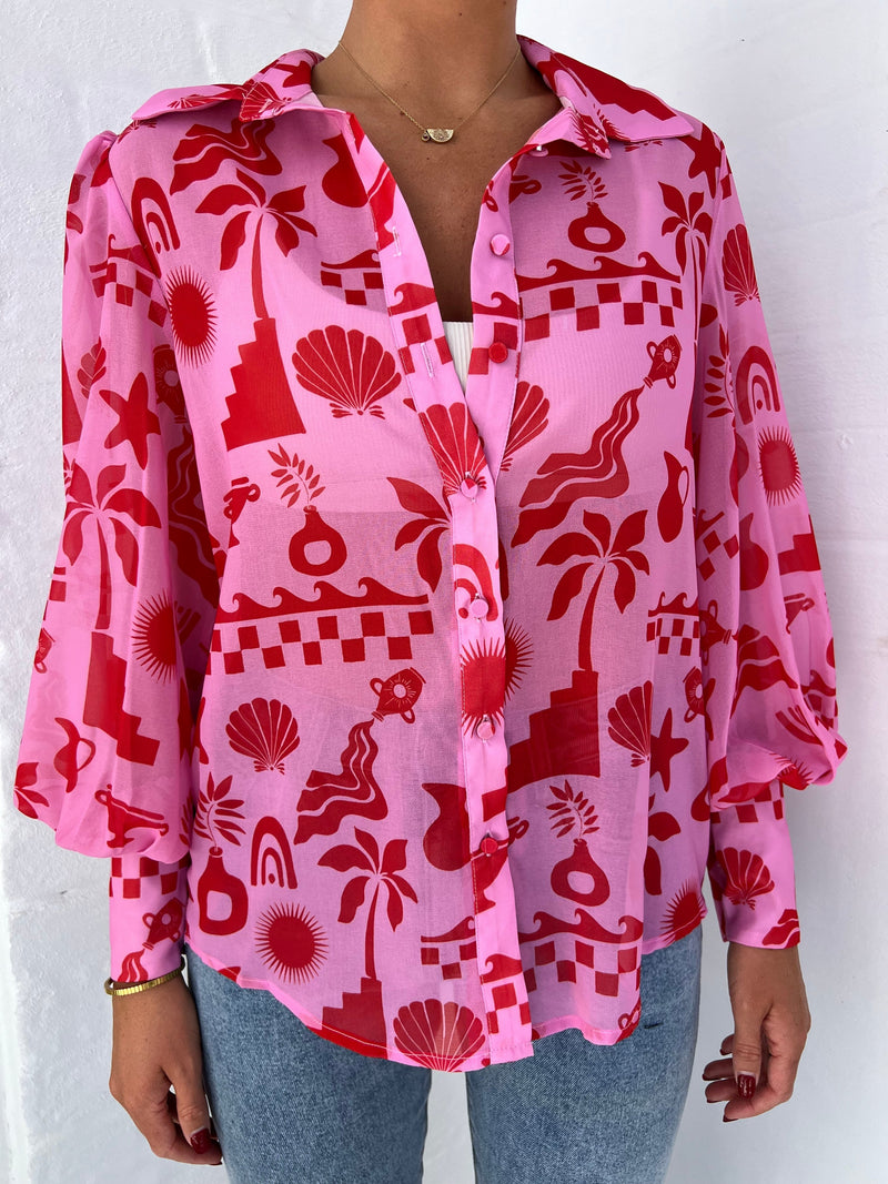 Classic Vintage Blouse with a Flattering Fit