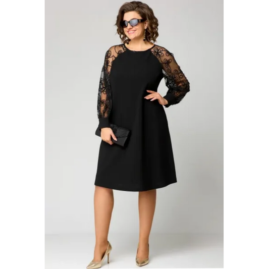 Beautifully Finished Dress in a Timeless Design