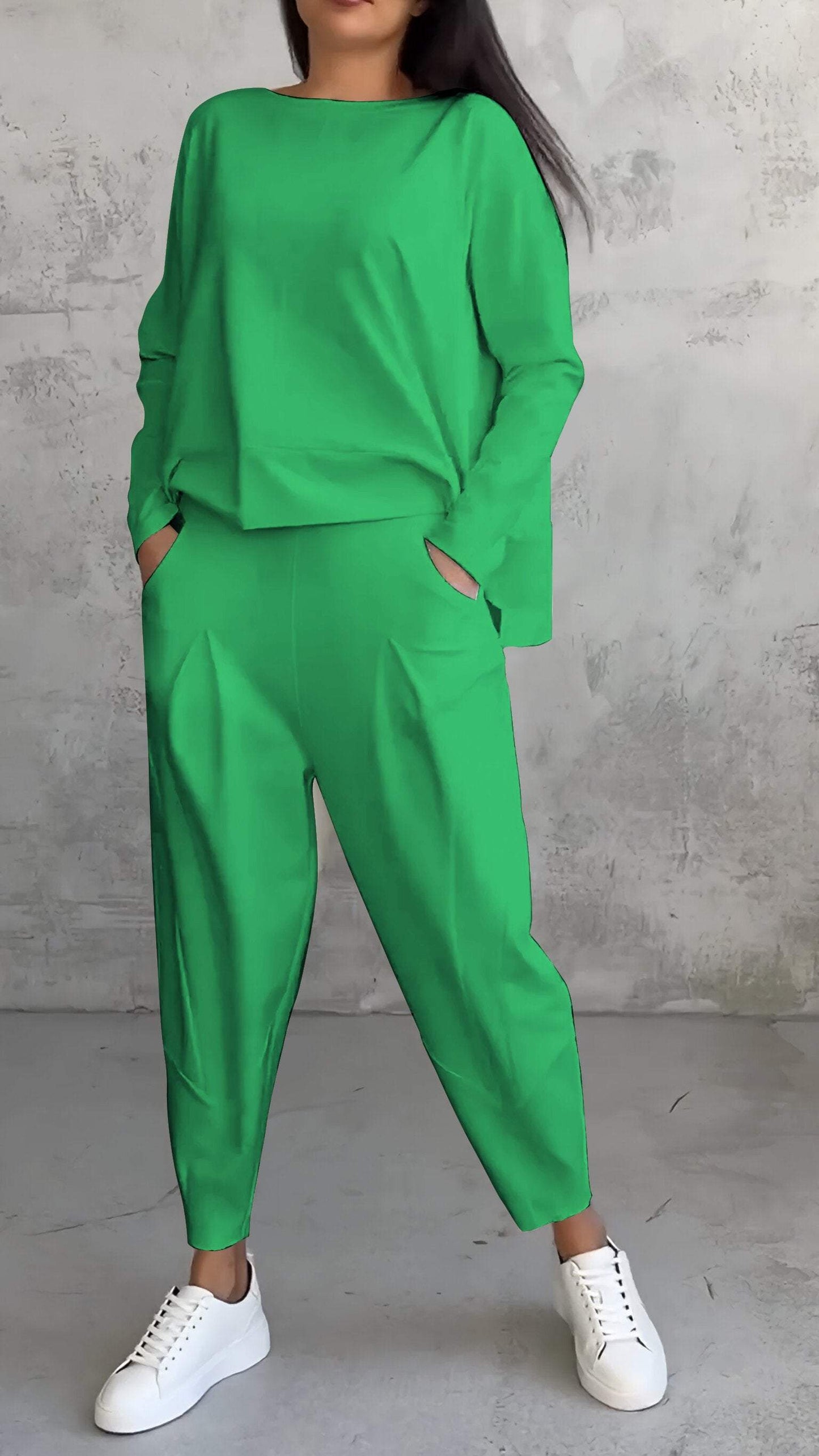Elegantly Styled Trousers for Everyday Wear