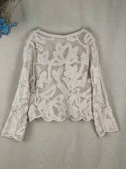 Classic Vintage Blouse with a Flattering Fit