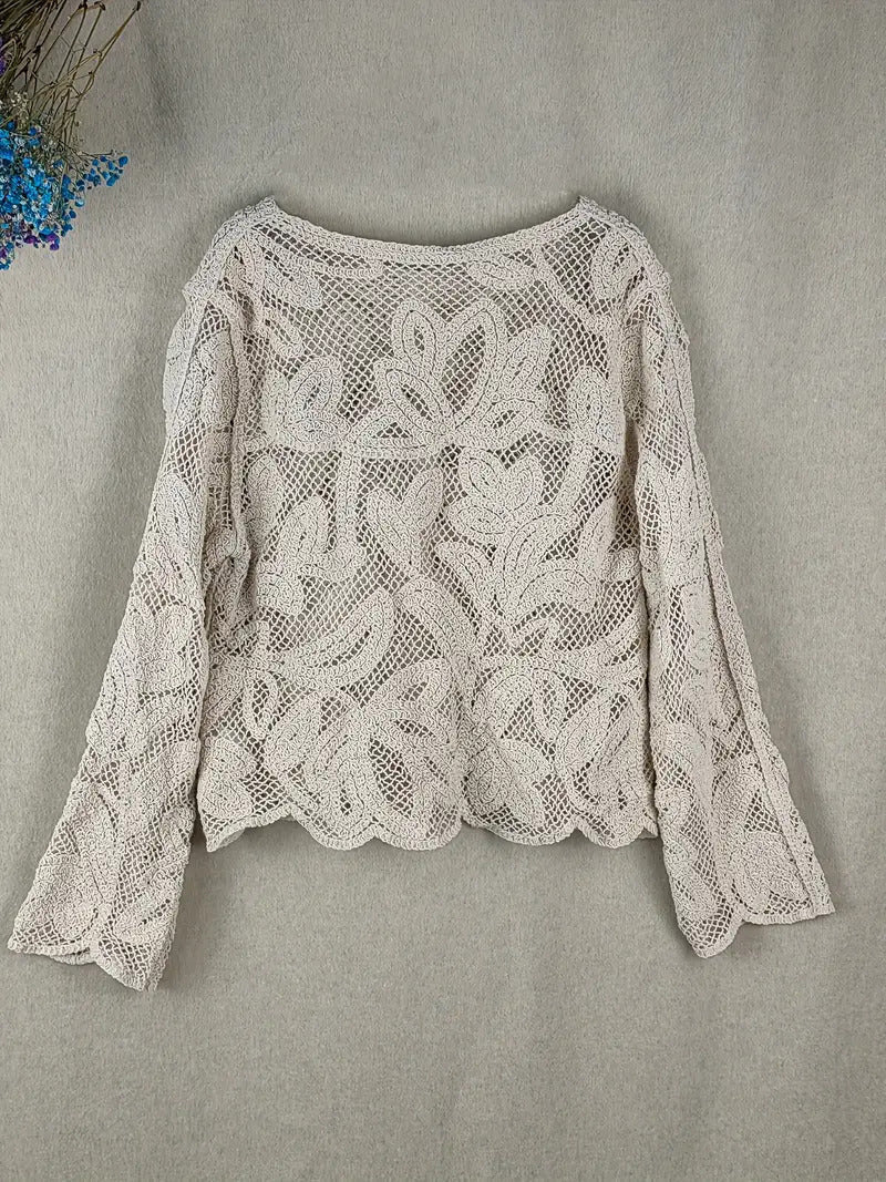 Classic Vintage Blouse with a Flattering Fit