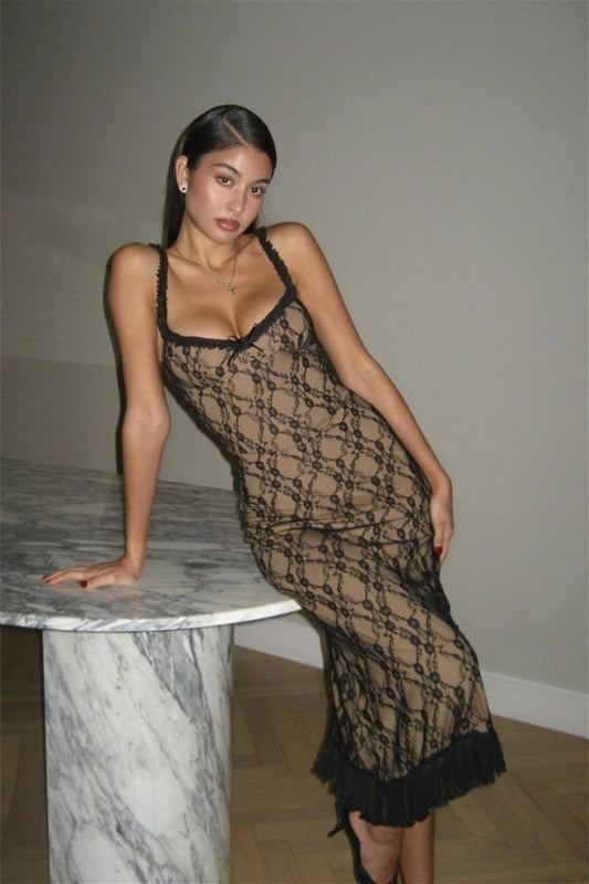 Well Tailored Dress with a Graceful Silhouette