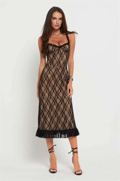 Well Tailored Dress with a Graceful Silhouette