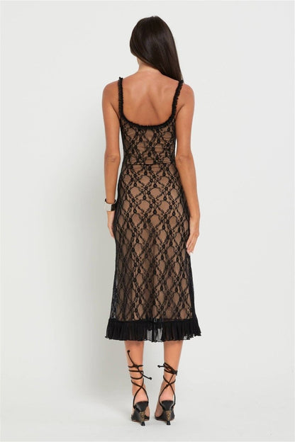 Well Tailored Dress with a Graceful Silhouette
