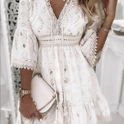 Effortlessly Elegant Dress with a Timeless Design
