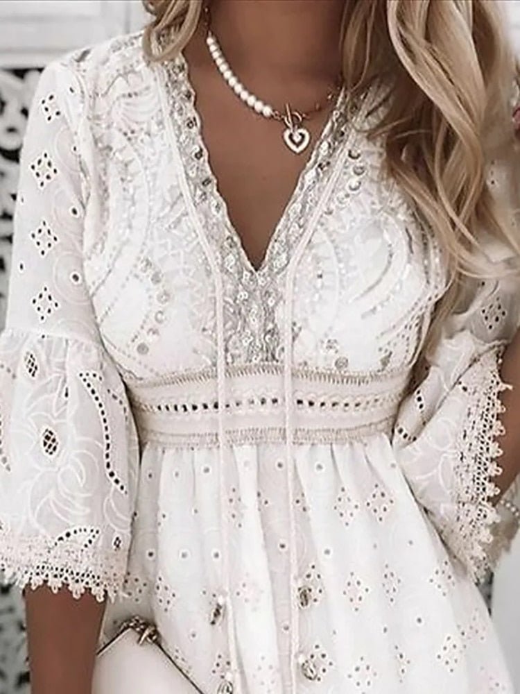 Effortlessly Elegant Dress with a Timeless Design