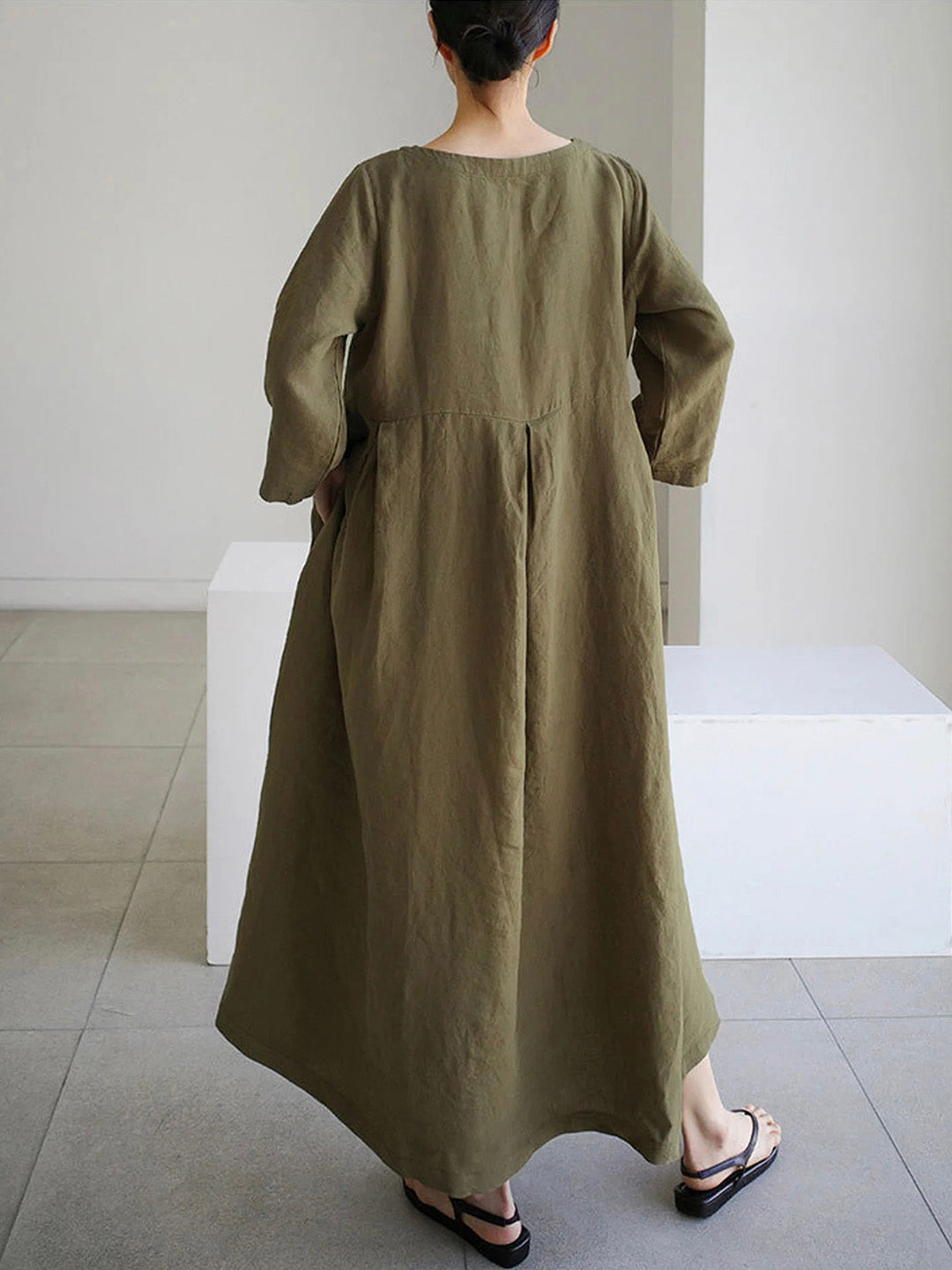 Gracefully Styled Dress for Any Occasion