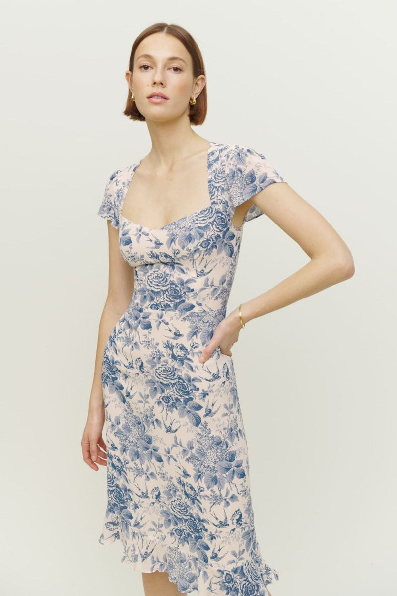 Polished Dress with an Effortless Classic Look