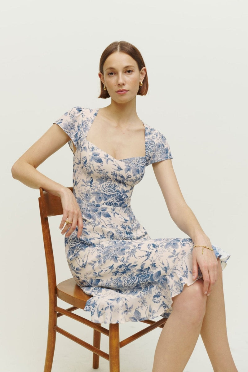 Polished Dress with an Effortless Classic Look