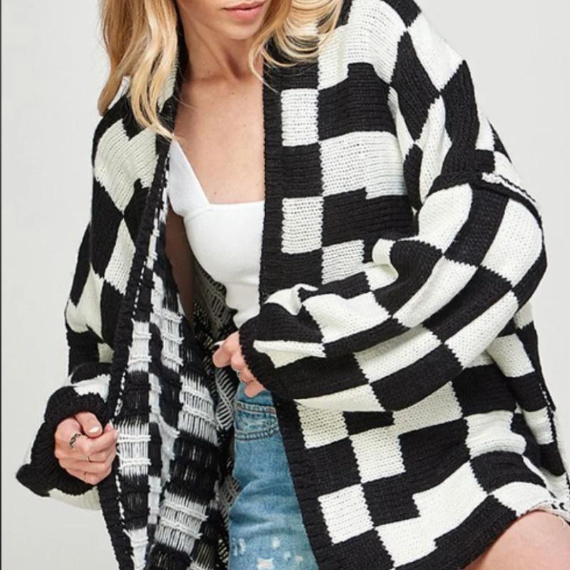 Effortlessly Elegant Cardigan with a Timeless Design