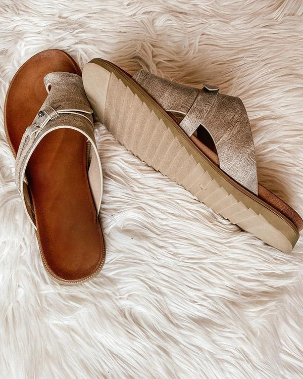 Chic Orthopedic Sandals with Unique Design