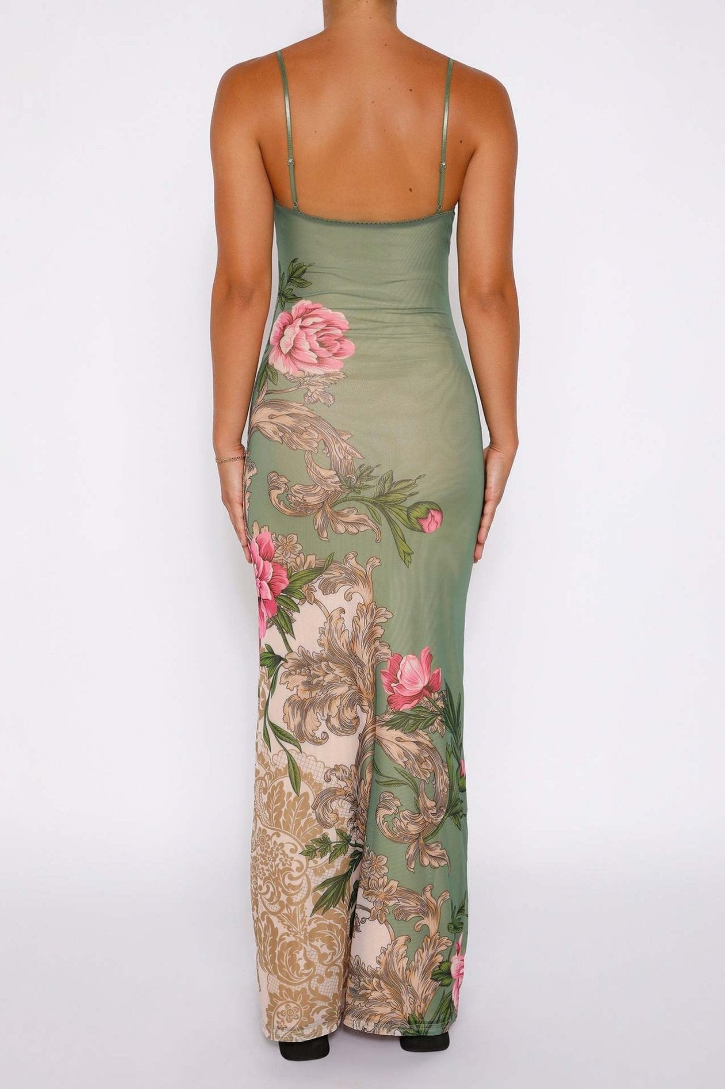 Effortlessly Elegant Garment with a Timeless Design