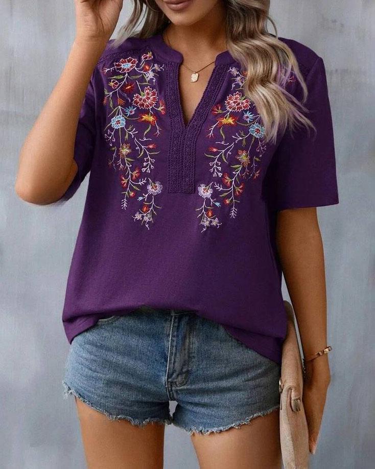 Elegantly Styled Blouse for Everyday Wear