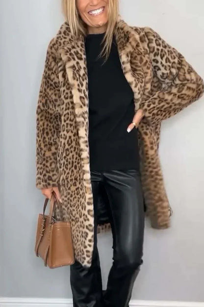 Beautifully Finished Coat in a Timeless Design