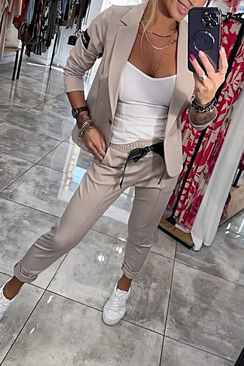 Sophisticated Garment with a Clean Classic Look