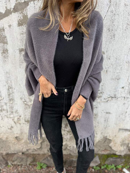 Well Tailored Sweater with a Graceful Silhouette