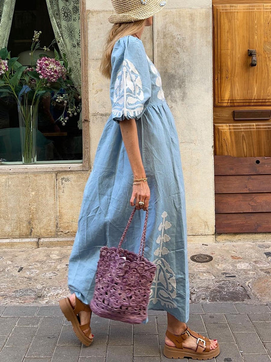 Classic Vintage Dress with a Flattering Fit