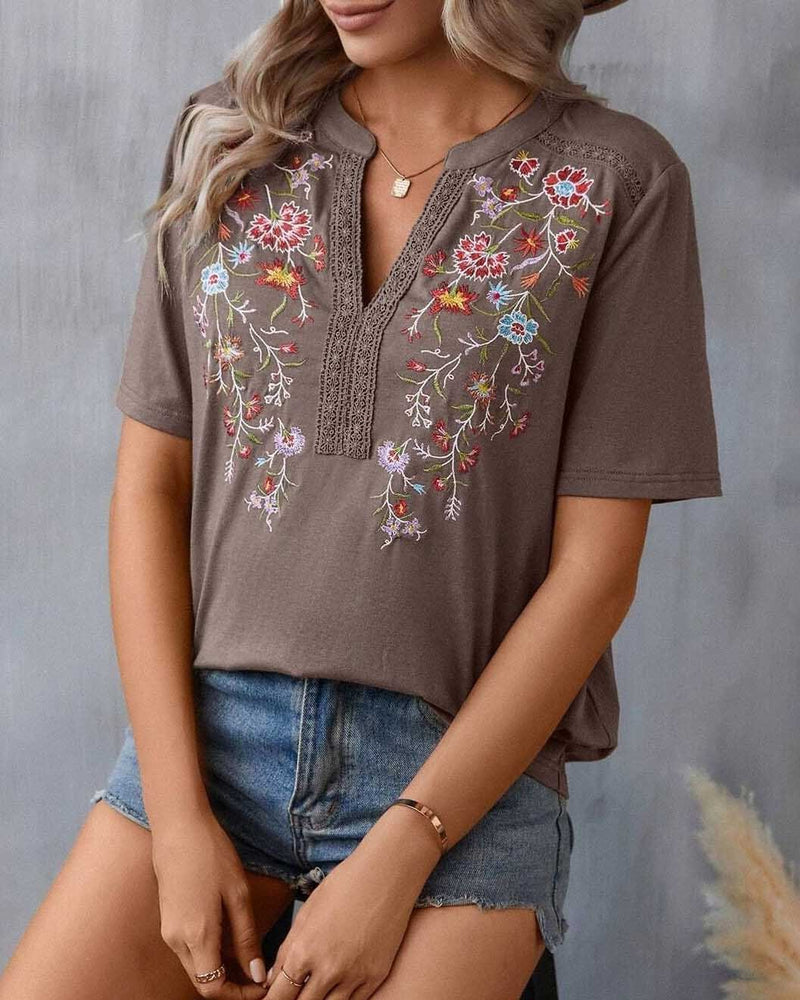 Elegantly Styled Blouse for Everyday Wear