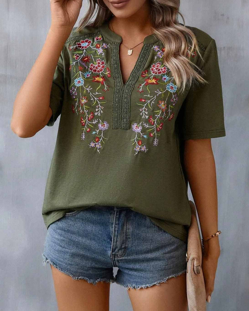 Elegantly Styled Blouse for Everyday Wear