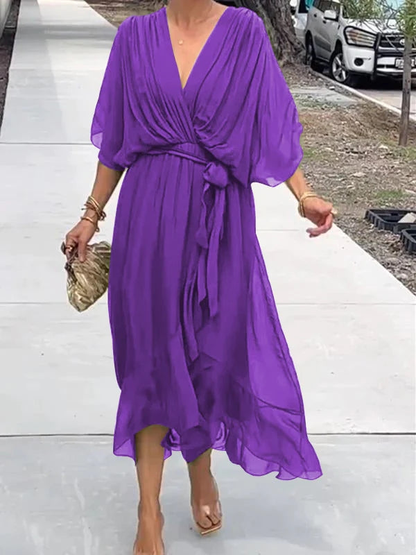 Beautifully Finished Dress in a Timeless Design