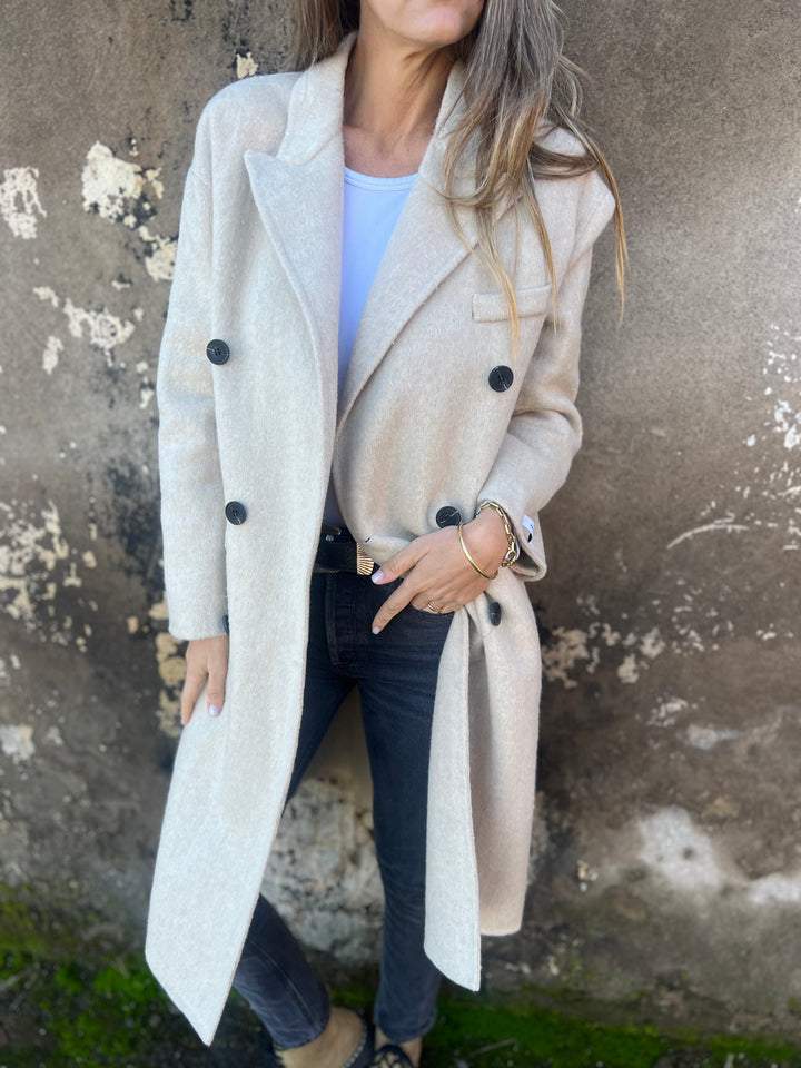 Classic Vintage & Enduringly Stylish Coat