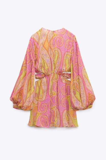 Effortlessly Elegant Dress with a Timeless Design