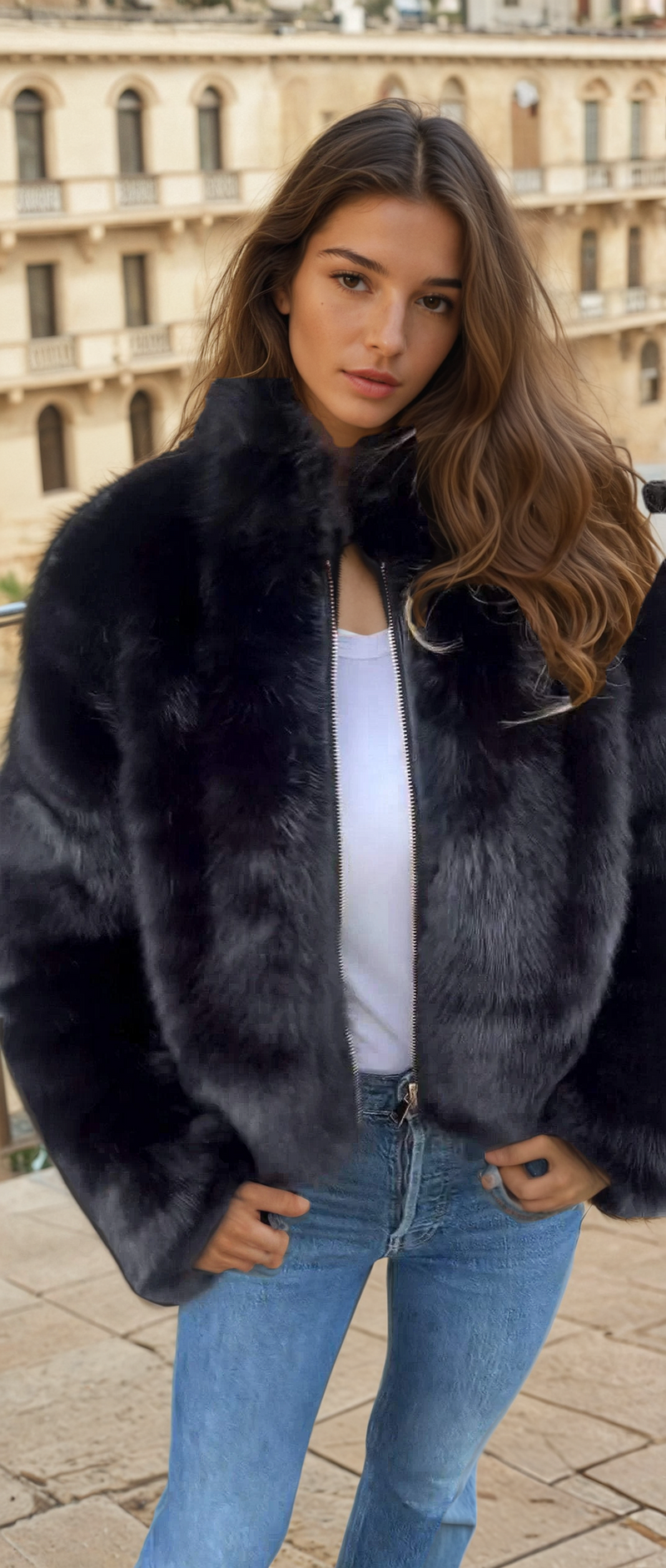 Well Tailored Jacket with a Graceful Silhouette