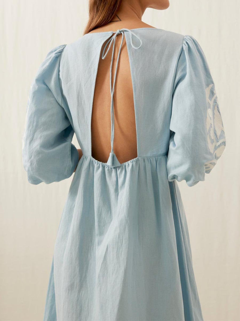 Classic Vintage Dress with a Flattering Fit