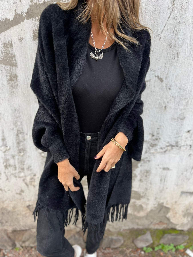 Well Tailored Sweater with a Graceful Silhouette