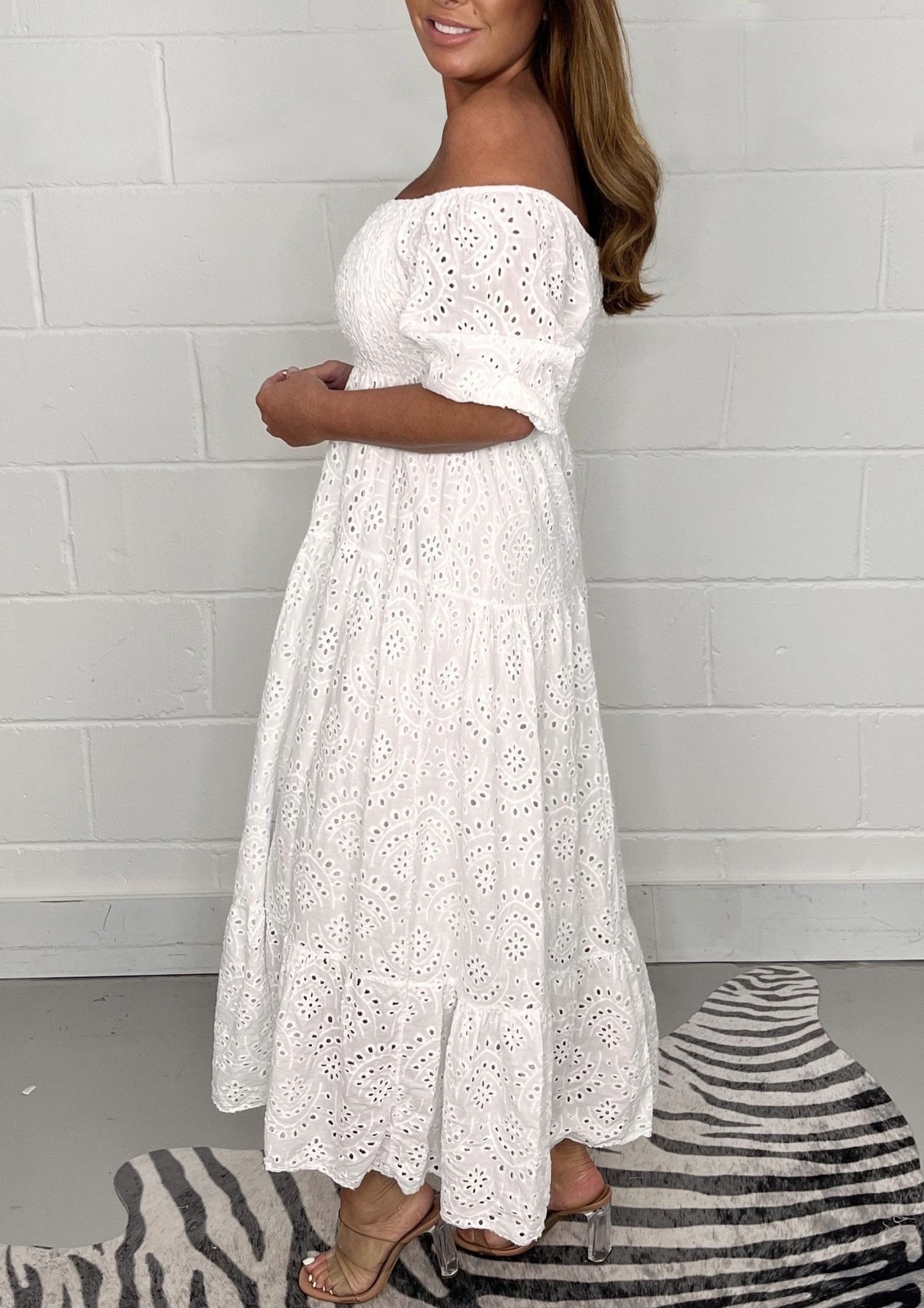 Well Tailored Dress with a Graceful Silhouette