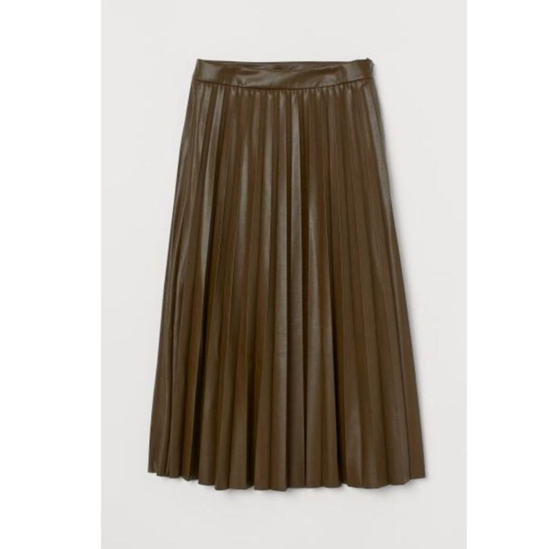 Effortlessly Elegant Garment with a Timeless Design