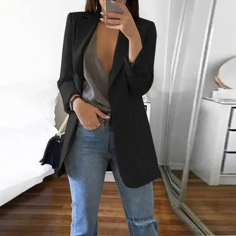 Effortlessly Elegant Jacket with a Timeless Design