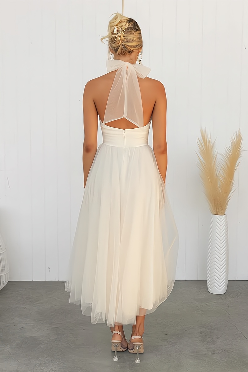 Beautifully Finished Dress in a Timeless Design