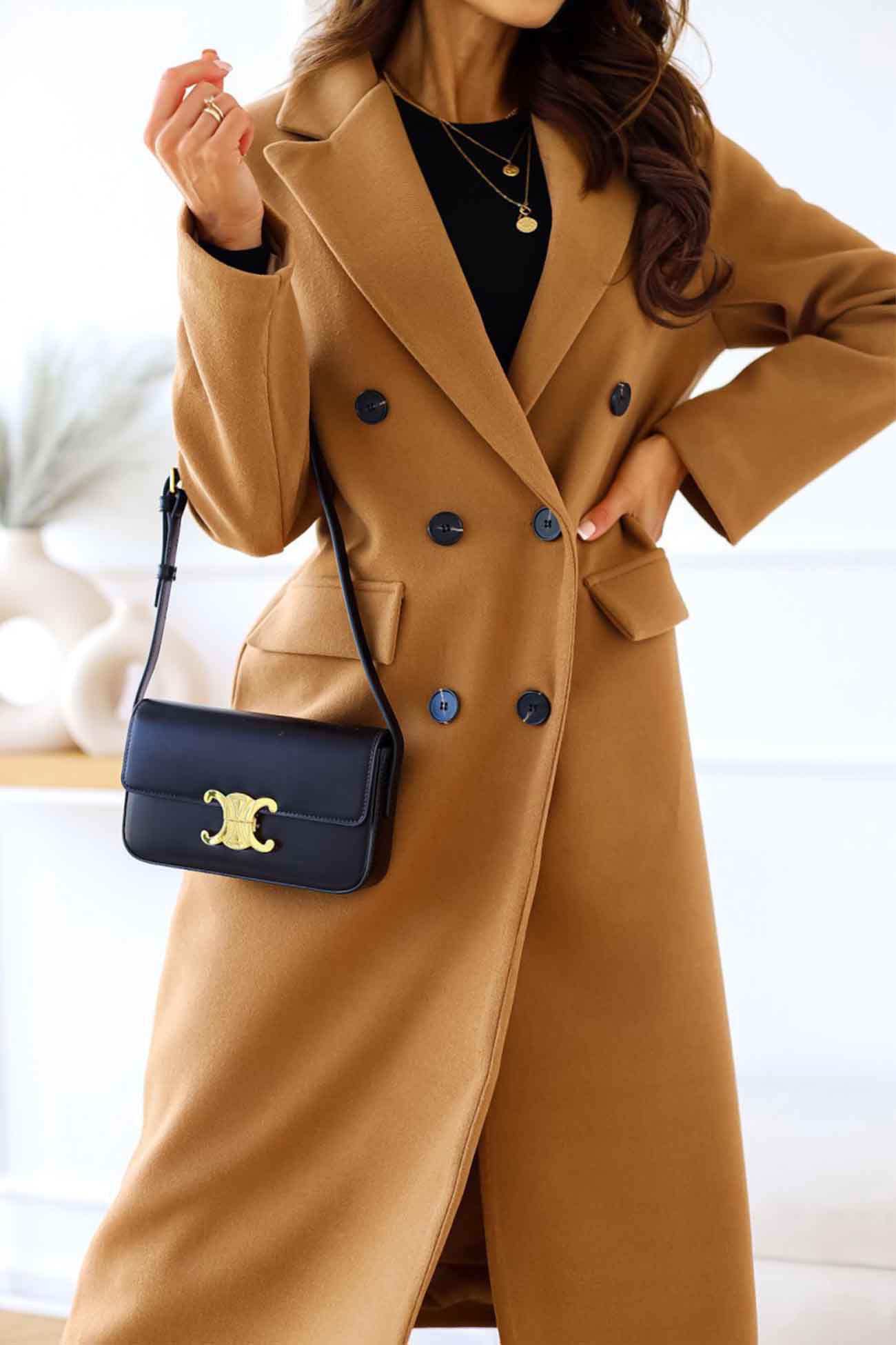 Beautifully Finished Coat in a Timeless Design