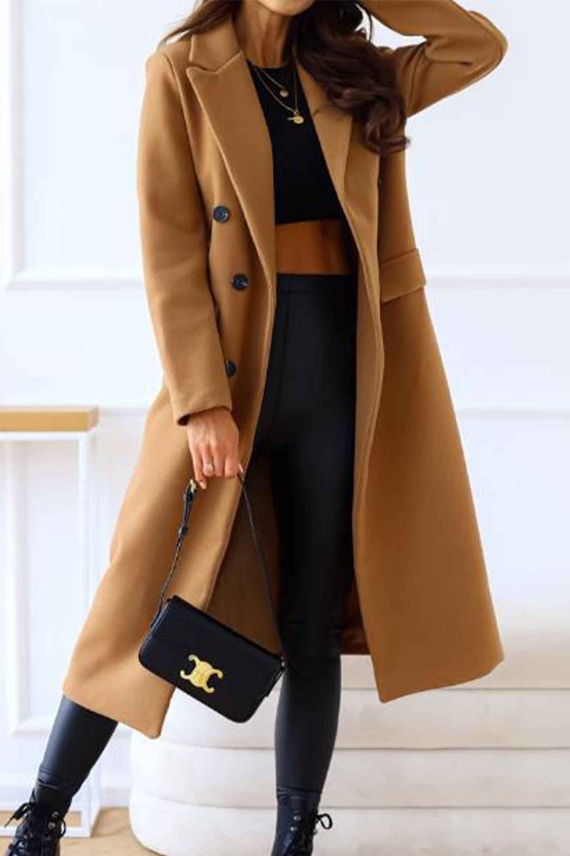 Beautifully Finished Coat in a Timeless Design