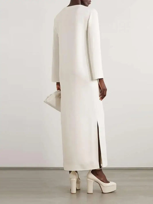 Beautifully Finished Dress in a Timeless Design