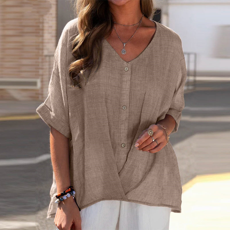 Effortlessly Elegant Blouse with a Timeless Design